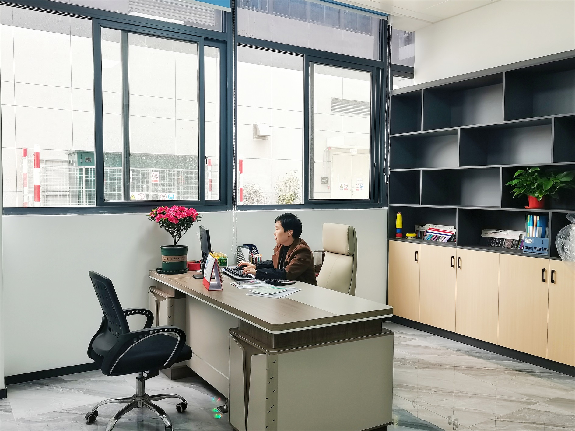 辦公區1.jpg